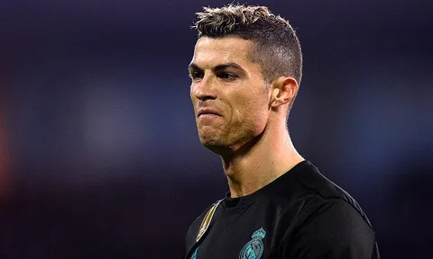 Ronaldo nhắn nhủ cổ động viên Real bình tĩnh