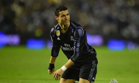 Ronaldo - ông vua dứt điểm trúng khung gỗ mùa này