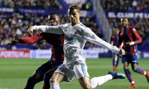 Ronaldo tịt ngòi, Real Madrid bị nhược tiểu cầm hòa
