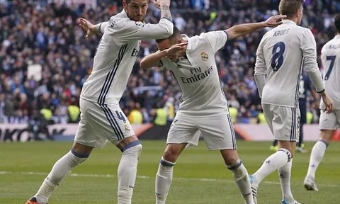 Ronaldo vô duyên, 'siêu hậu vệ' tỏa sáng đem về chiến thắng cho Kền kền
