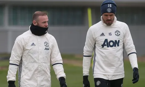 Rooney tiếp tục bị Mourinho cho ra rìa