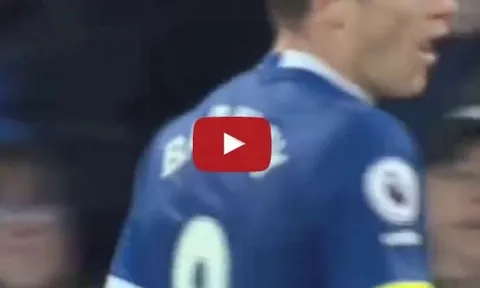 Ross Barkley ăn mừng bàn thắng trước khi ghi bàn vs Bournemouth