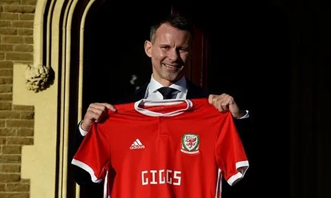Ryan Giggs rạng rỡ ngày nắm đội tuyển xứ Wales