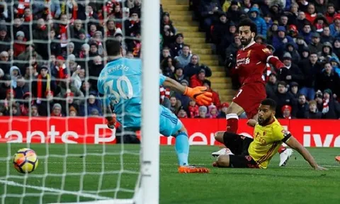 Salah lập poker trong ngày Liverpool không cho Watford chơi bóng