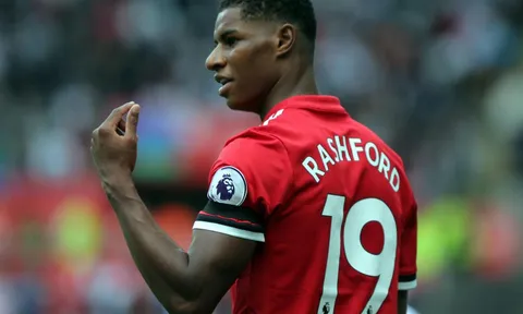 Sanchez đến Man Utd, Rashford nên lo lắng là vừa