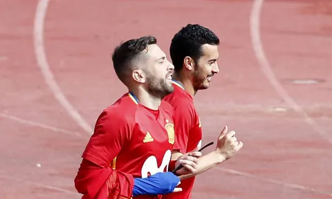 Sao Barca hục hặc với Enrique