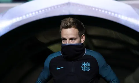 Sao Barca trở lại, đập tan tin đồn đến Man City