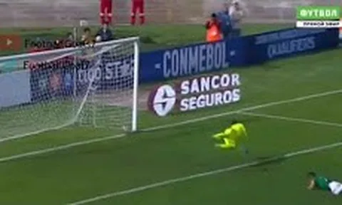 Sao Man Utd trượt chân, biếu không bàn thắng cho Bolivia