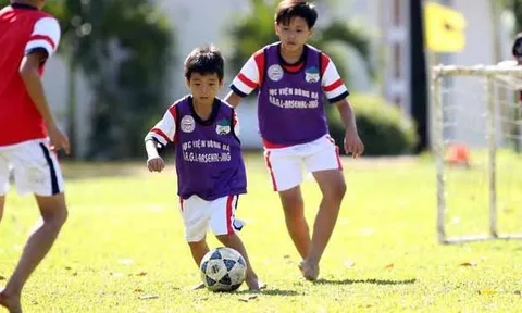 Sao nhí được bầu Đức áp dụng phác đồ điều trị như Messi
