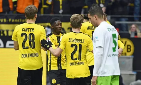 Sao trẻ tỏa sáng, Dortmund vùi dập Wolfsburg