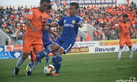 “Sao” U23 Việt Nam lì xì hat-trick cho người hâm mộ Đà Nẵng trước khi lên tuyển
