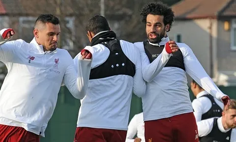 Sắp vượt Man Utd, Salah và đồng đội nhảy múa trên sân tập
