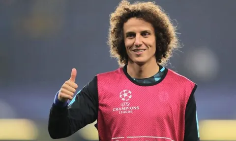 Sau Barcelona, đến lượt Arsenal từ chối David Luiz