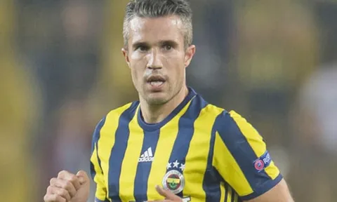 Sau hơn thập kỷ, Robin Van Persie về lại cố hương