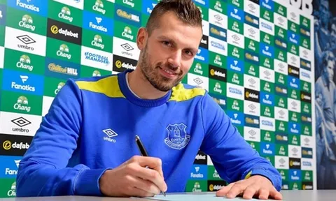 Schneiderlin khẳng định không giận Mourinho