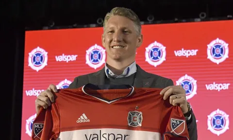 Schweinsteiger tiết lộ lý do không chia tay các đồng đội ở MU