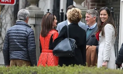 Schweinsteiger tình tứ bên Ana Ivanovic ở Chicago