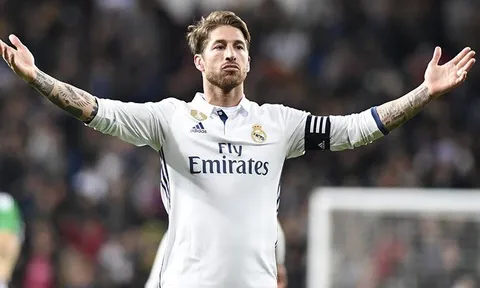Sergio Ramos: May mà không đến MU!
