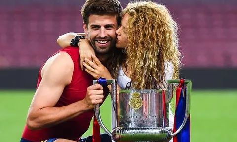 Shakira muốn Pique rời khỏi Barca