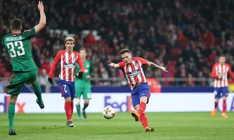 Siêu phẩm 35 mét giúp Atletico Madrid đặt một chân vào tứ kết