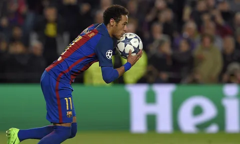 Siêu phẩm đá phạt của Neymar trước PSG