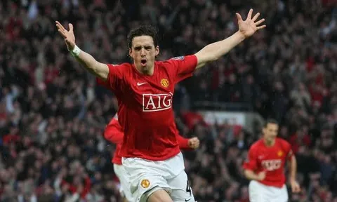 Siêu phẩm đá phạt của Owen Hargreaves vào lưới Arsenal
