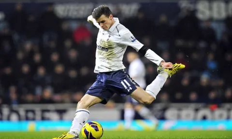 Siêu phẩm sút xa của Gareth Bale khi còn ở Tottenham