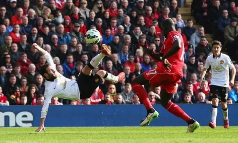 Siêu phẩm 'xe đạp chổng ngược' của Juan Mata vs Liverpool