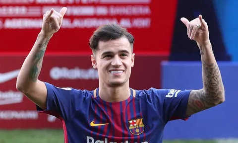 Sợ có bất hòa, Coutinho khéo léo lấy lòng Iniesta