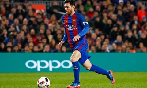 So sánh khả năng đi bóng của Messi và Maradona