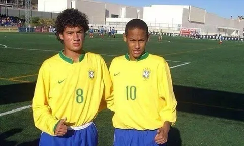 So sánh khả năng đi bóng của Neymar và Coutinho