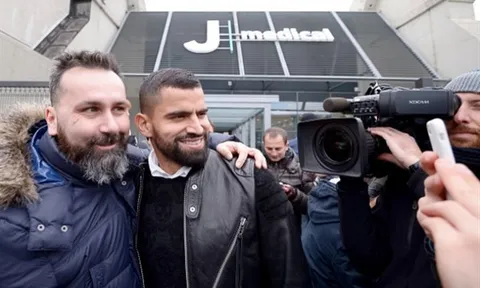 'Soái ca' Tomas Rincon đến Juventus kiểm tra y tế