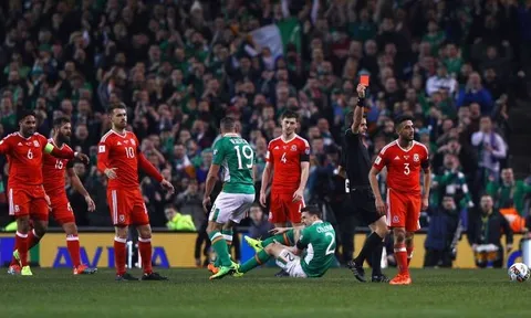 SỐC: Sao Everton bị gãy chân trong trận gặp xứ Wales