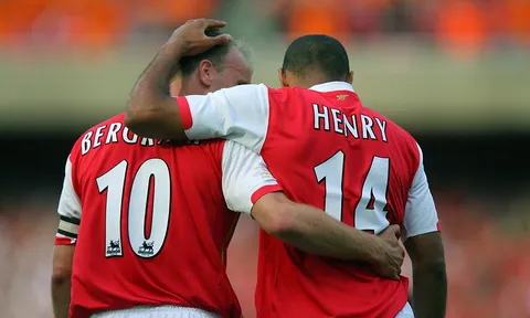 Song sát huyền thoại: Thierry Henry & Dennis Bergkamp