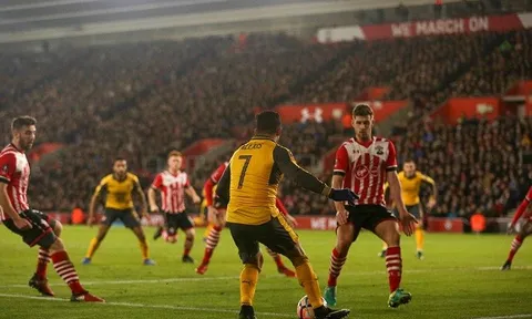 Southampton bị Pháo thủ bắn tơi tả