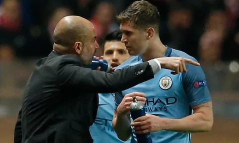 Stones có đáng bị CĐV Man City “ném đá” trên Twitter?