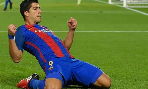 Ở tuổi 30, Luis Suarez vượt mặt nhiều huyền thoại