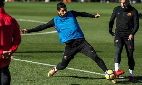 Suarez hâm nóng sân tập, sẵn sàng phá lưới Levante