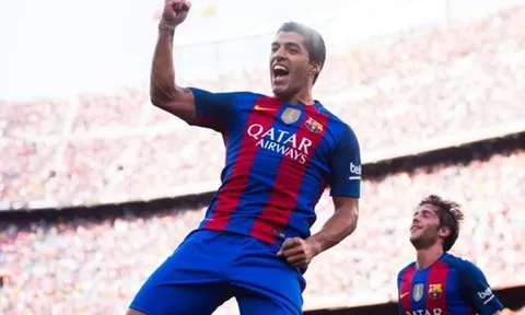 Suarez: Thẻ vàng thứ hai thật buồn cười