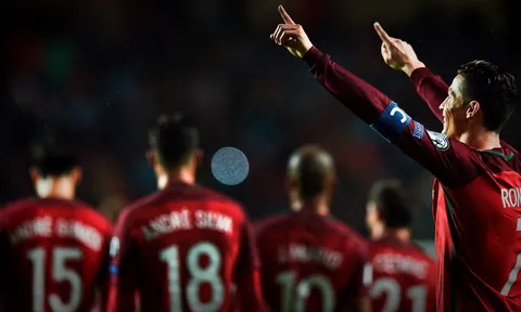 Sút phạt thành bàn, Ronaldo lập cú đúp trong chiến thắng trước Hungary