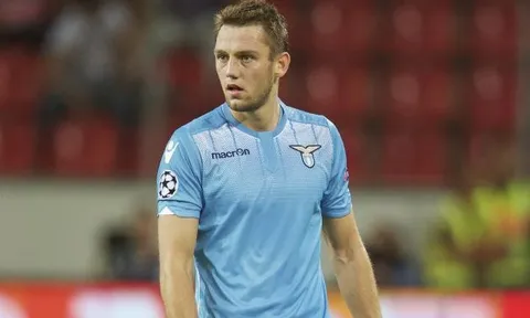 Tài năng của Stefan de Vrij - mục tiêu Chelsea, Man Utd theo đuổi