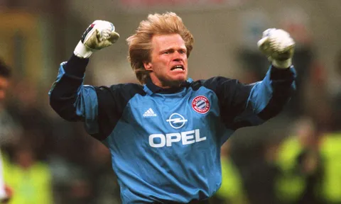 Tài phản xạ của huyền thoại Oliver Kahn