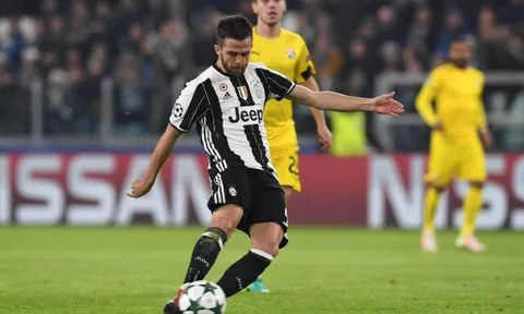 Tài sút phạt thượng thừa của Miralem Pjanic