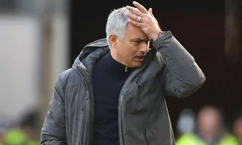 M.U tan hoang lực lượng, Mourinho lại "nổi đoá"
