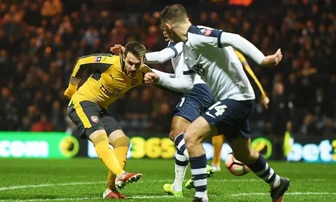 "Thần chết" Ramsey nổ súng trước Preston