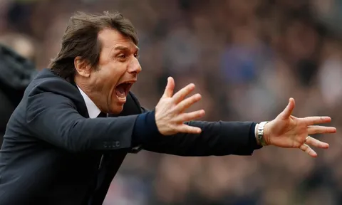 Thắng nhọc Stoke, Conte lại lập kỷ lục