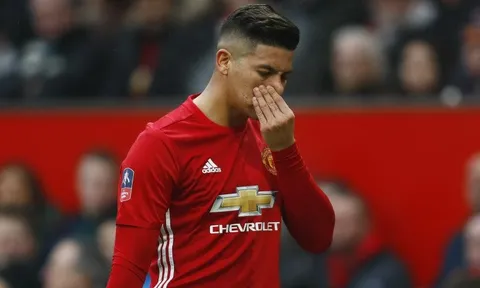 Thắng to nhưng Mourinho vẫn lo về tình hình của Rojo