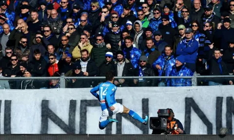 Thắng vừa đủ, Napoli quyết không cho Juventus vượt mặt