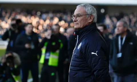 Thế giới bóng đá bất bình khi Ranieri bị sa thải