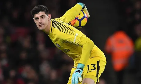 Courtois ra tối hậu thư, Chelsea phát rầu